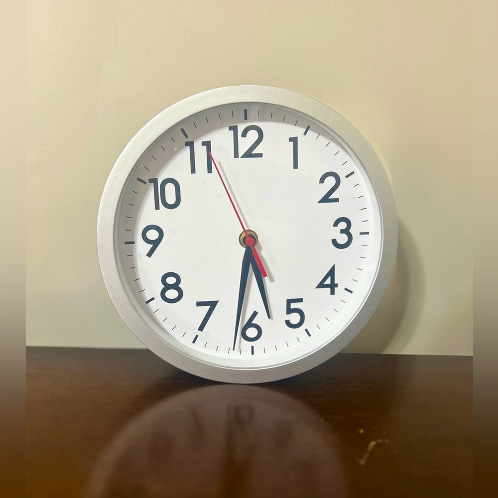 Sleek wall clock